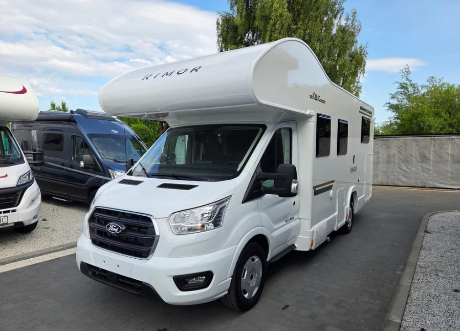 RIMOR Rimor KILIG 695 NEW Retrofitted 5-Passenger Winterized Camera Navigation - Cámper: foto 2 RIMOR Rimor KILIG 695 NEW Retrofitted 5-Passenger Winterized Camera Navigation - Cámper: foto 2