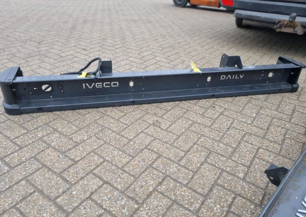 IVECO DAILY BELKA ZDERZAK TYŁ PARKTRONIC NOWY - Carrocería y exterior: foto 1 IVECO DAILY BELKA ZDERZAK TYŁ PARKTRONIC NOWY - Carrocería y exterior: foto 1