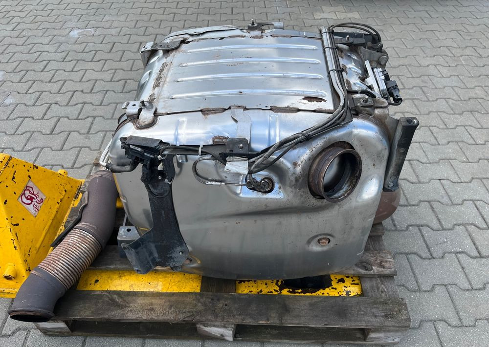 Katalizator Scania R S wydech DPF NGS NGR kompletny - Silenciador/ Sistema de escape para Camión: foto 3 Katalizator Scania R S wydech DPF NGS NGR kompletny - Silenciador/ Sistema de escape para Camión: foto 3