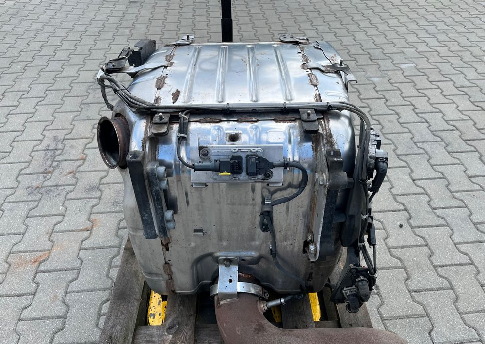 Katalizator Scania R S wydech DPF NGS NGR kompletny - Silenciador/ Sistema de escape para Camión: foto 4 Katalizator Scania R S wydech DPF NGS NGR kompletny - Silenciador/ Sistema de escape para Camión: foto 4