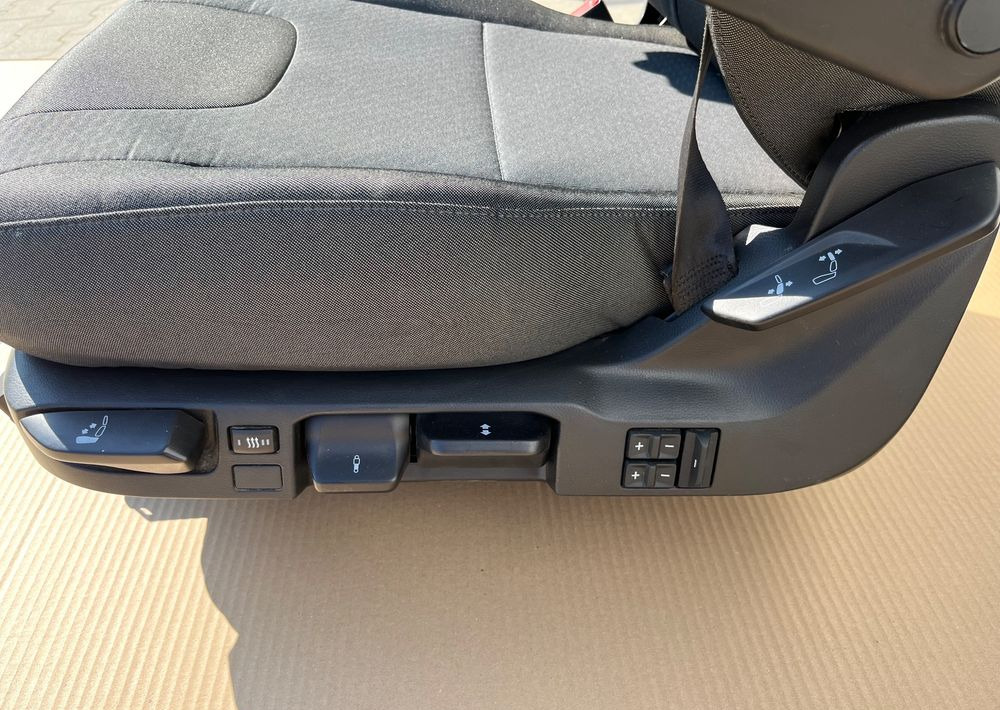 NOWY Fotel kierowcy MAN TG3 TGX nowy model siedzenie lewe - Asiento para Camión: foto 4 NOWY Fotel kierowcy MAN TG3 TGX nowy model siedzenie lewe - Asiento para Camión: foto 4