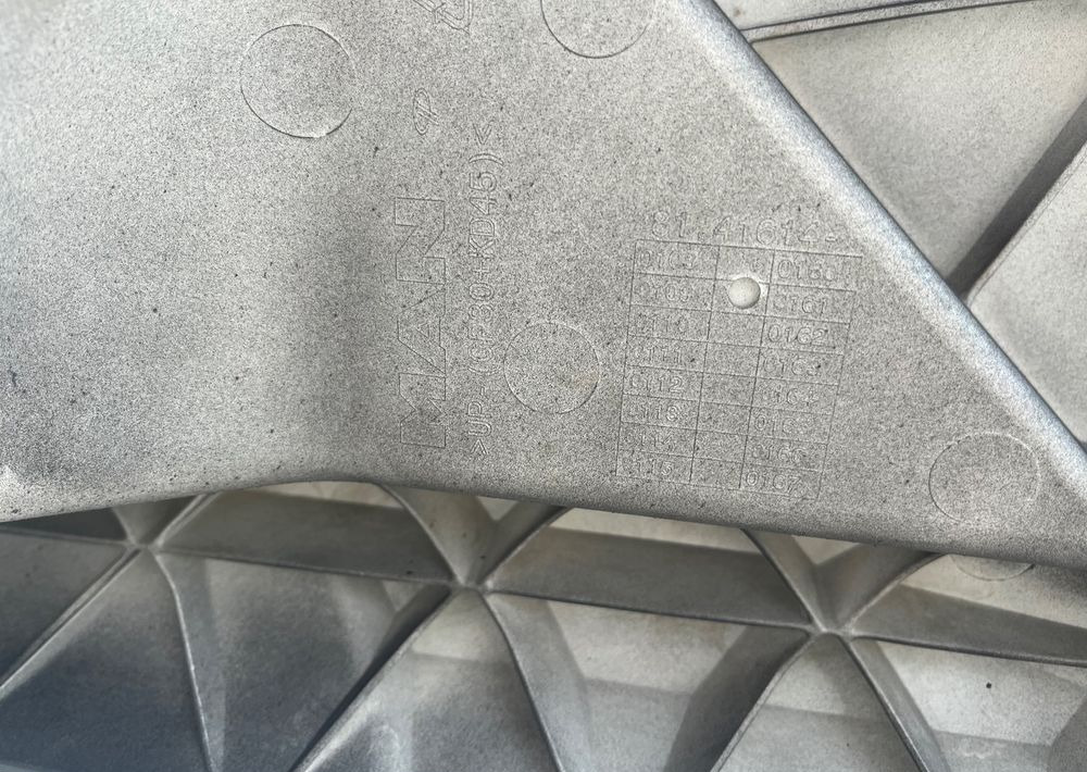 NOWY zderzak MAN TGL TG3 nowy model oryginał - Carrocería y exterior para Camión: foto 2 NOWY zderzak MAN TGL TG3 nowy model oryginał - Carrocería y exterior para Camión: foto 2