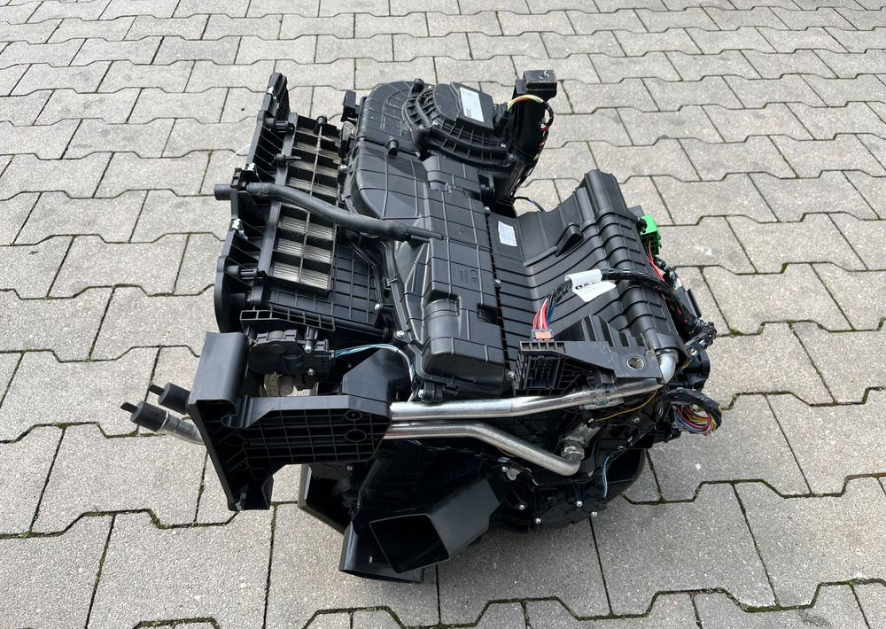 Nagrzewnica DAF XF 106 euro 6 lift dmuchawa - Calefacción/ Ventilación para Camión: foto 2 Nagrzewnica DAF XF 106 euro 6 lift dmuchawa - Calefacción/ Ventilación para Camión: foto 2