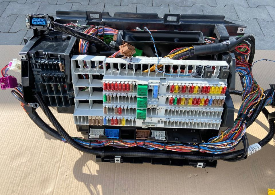 Nagrzewnica Scania S R wiązka instalacja komplet - Cables/ Alambres para Camión: foto 5 Nagrzewnica Scania S R wiązka instalacja komplet - Cables/ Alambres para Camión: foto 5