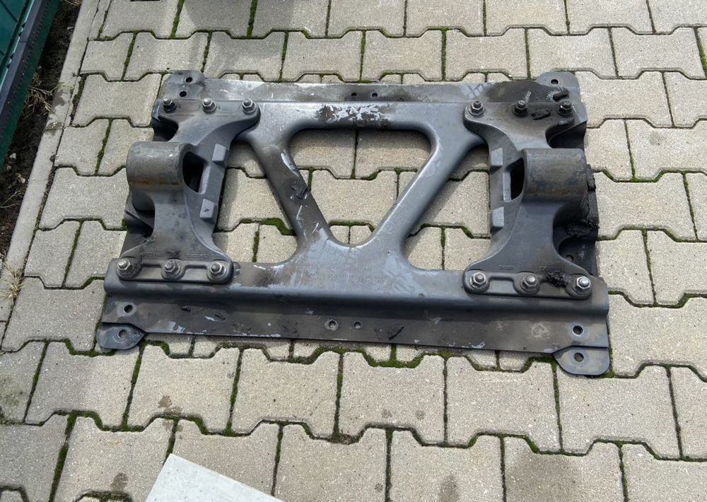 Płyta montażowa pod siodło DAF łapy Jost 150mm SK 0010056 - Quinta rueda para Camión: foto 1 Płyta montażowa pod siodło DAF łapy Jost 150mm SK 0010056 - Quinta rueda para Camión: foto 1