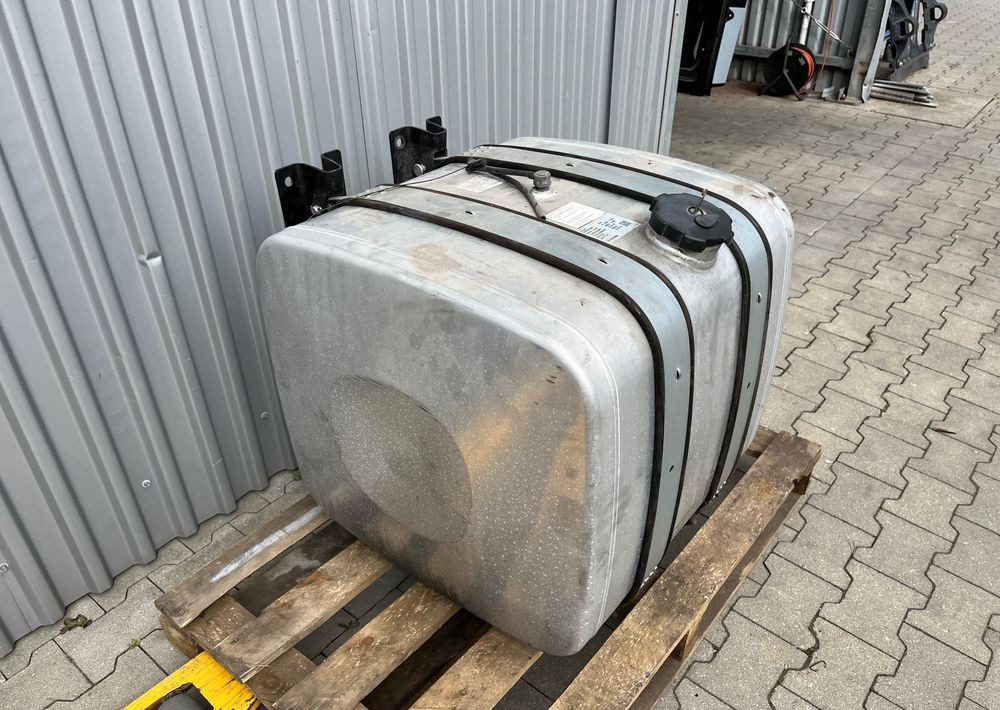Zbiornik paliwa MAN TGX TGS 250 litrów kompletny - Depósito de combustible para Camión: foto 3 Zbiornik paliwa MAN TGX TGS 250 litrów kompletny - Depósito de combustible para Camión: foto 3