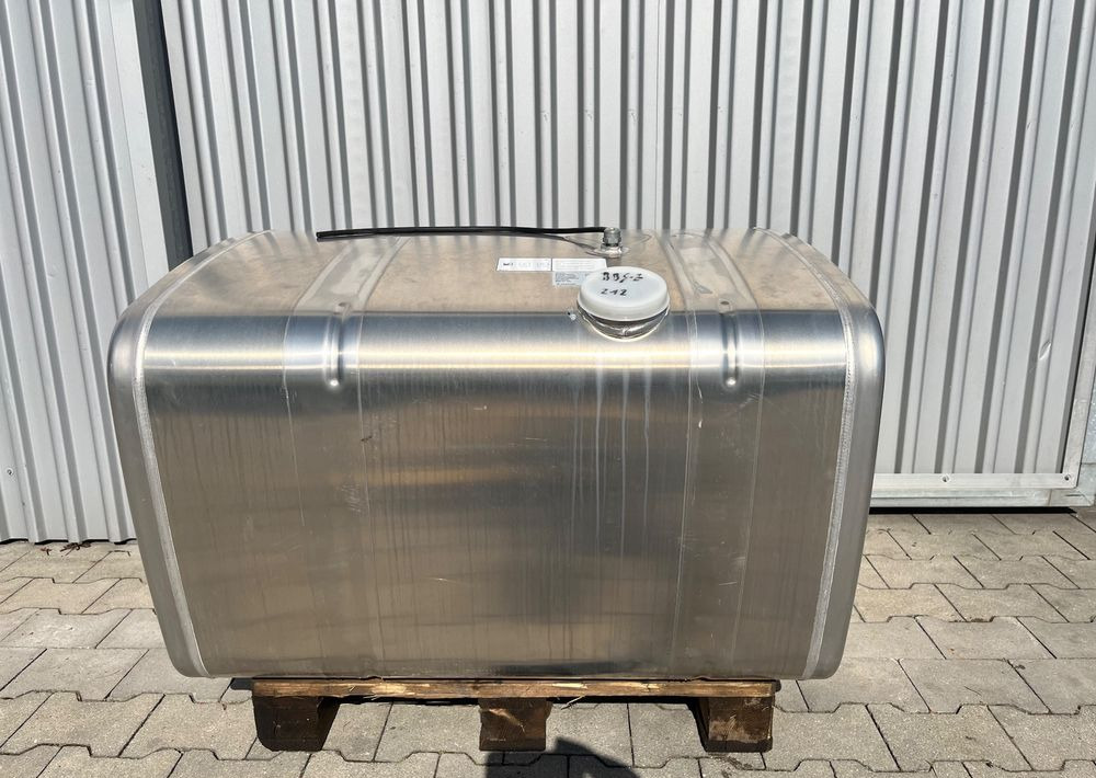 Zbiornik paliwa MAN TGX TGS 370 litrów bak - Depósito de combustible para Camión: foto 1 Zbiornik paliwa MAN TGX TGS 370 litrów bak - Depósito de combustible para Camión: foto 1