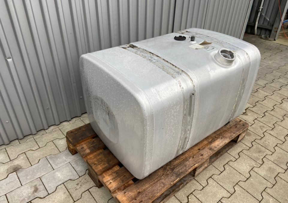 Zbiornik paliwa MAN TGX TGS 375 litrów bak - Depósito de combustible para Camión: foto 3 Zbiornik paliwa MAN TGX TGS 375 litrów bak - Depósito de combustible para Camión: foto 3