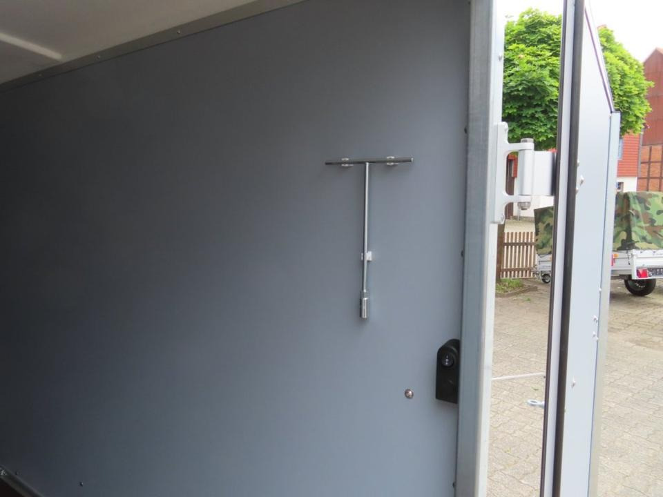 Remolque caja cerrada Böckmann KT 2513/135 PKW-Anhänger, Koffer, 1,35to., 100 km/h: foto 9 Remolque caja cerrada Böckmann KT 2513/135 PKW-Anhänger, Koffer, 1,35to., 100 km/h: foto 9