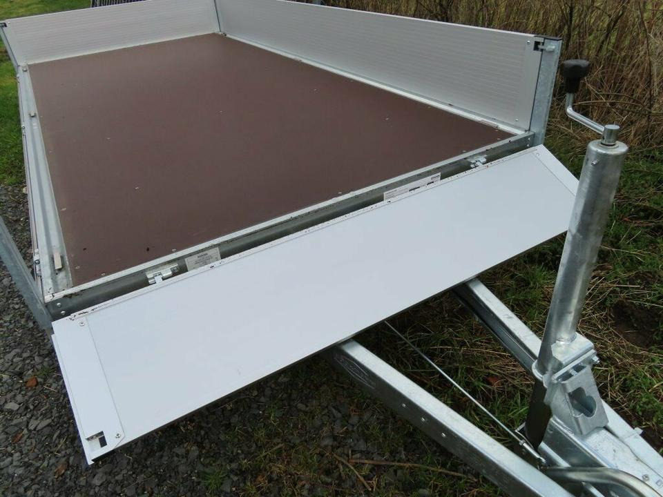 Böckmann PKW-Anhänger, 2,7 to. HL-AL 3718/27 F, Hochlader - Remolque plataforma/ Caja abierta: foto 4 Böckmann PKW-Anhänger, 2,7 to. HL-AL 3718/27 F, Hochlader - Remolque plataforma/ Caja abierta: foto 4