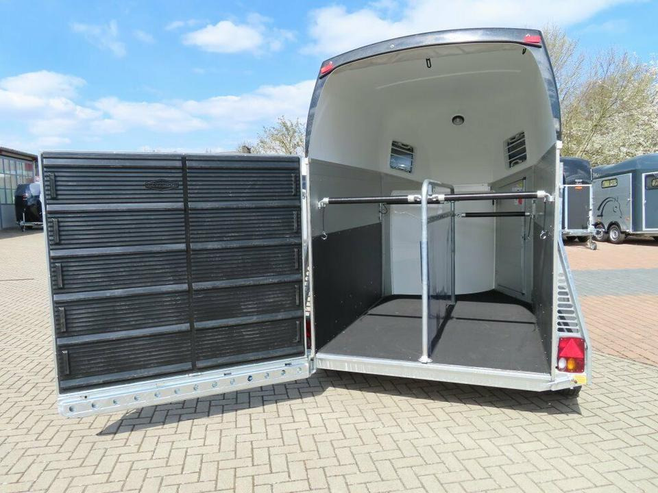 Böckmann Pferdeanhänger Champion Esprit Flügeltür Sattelkammer - Remolque para caballos: foto 4 Böckmann Pferdeanhänger Champion Esprit Flügeltür Sattelkammer - Remolque para caballos: foto 4