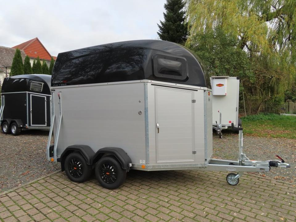 Böckmann Pferdeanhänger, Champion, Esprit, Sattelkammer, 100 km/h - Remolque para caballos: foto 2 Böckmann Pferdeanhänger, Champion, Esprit, Sattelkammer, 100 km/h - Remolque para caballos: foto 2