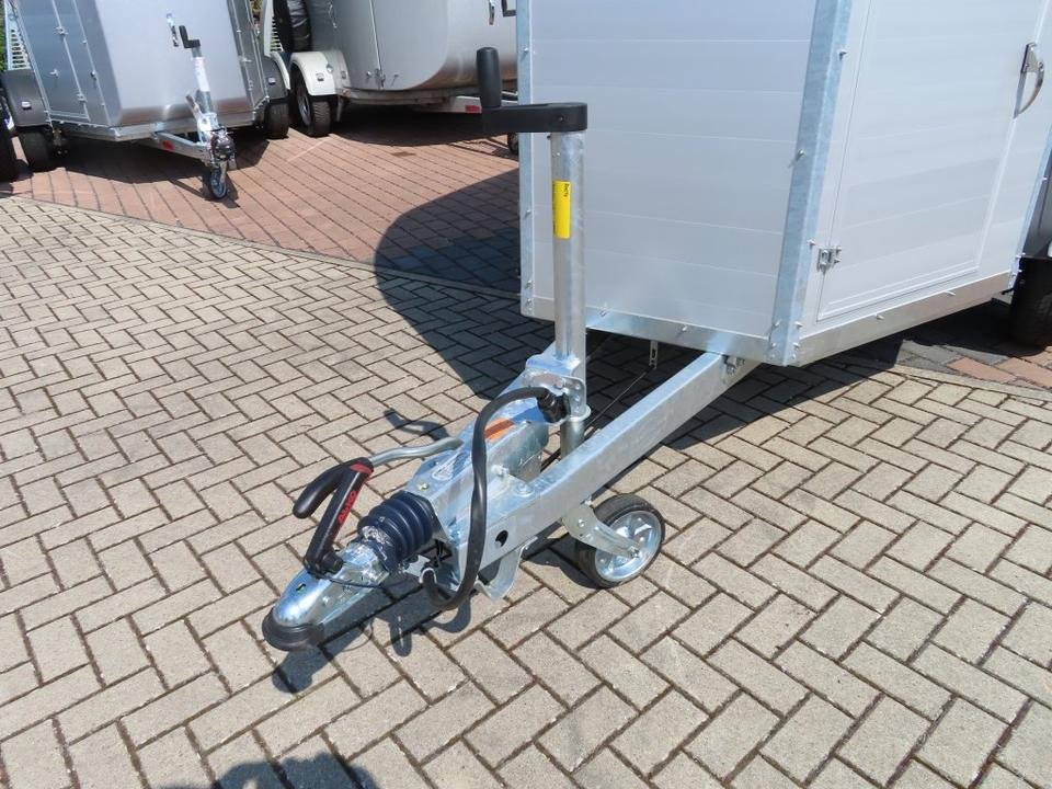 Böckmann Pferdeanhänger Champion Esprit Sattelkammer 100km/h - Remolque para caballos: foto 5 Böckmann Pferdeanhänger Champion Esprit Sattelkammer 100km/h - Remolque para caballos: foto 5