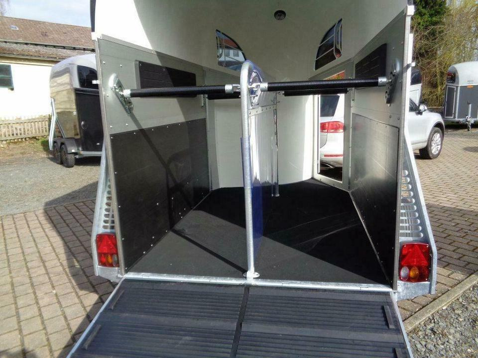 Böckmann Pferdeanhänger, Champion R, ALUBODEN, SaKa, 100 km/h - Remolque para caballos: foto 4 Böckmann Pferdeanhänger, Champion R, ALUBODEN, SaKa, 100 km/h - Remolque para caballos: foto 4