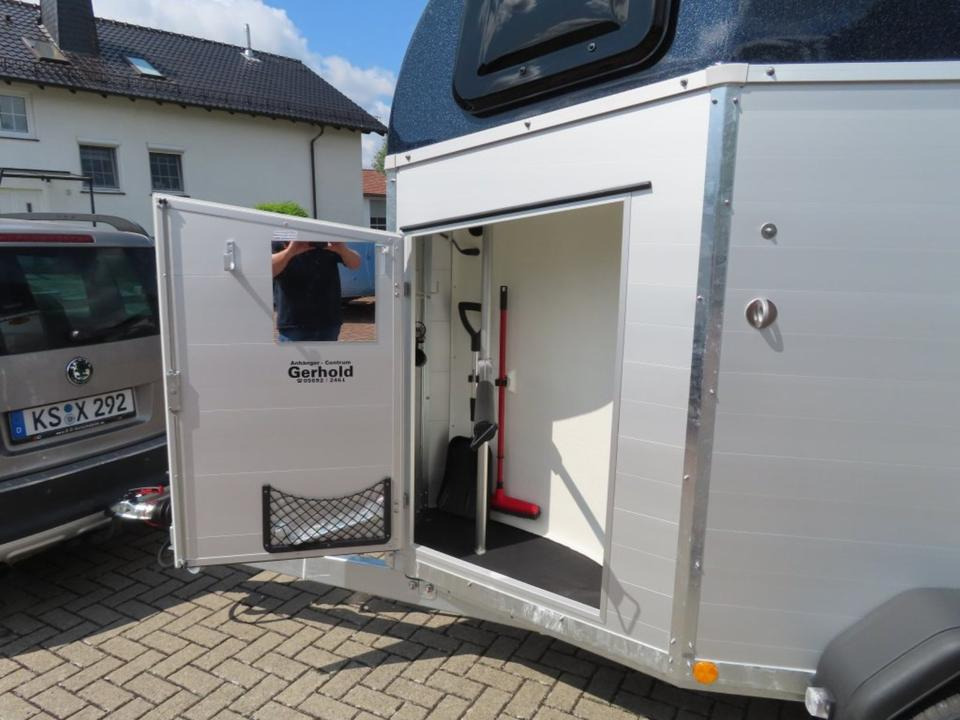 Remolque para caballos Böckmann Pferdeanhänger Champion UNO Esprit Sattelkammer 100km/h: foto 7