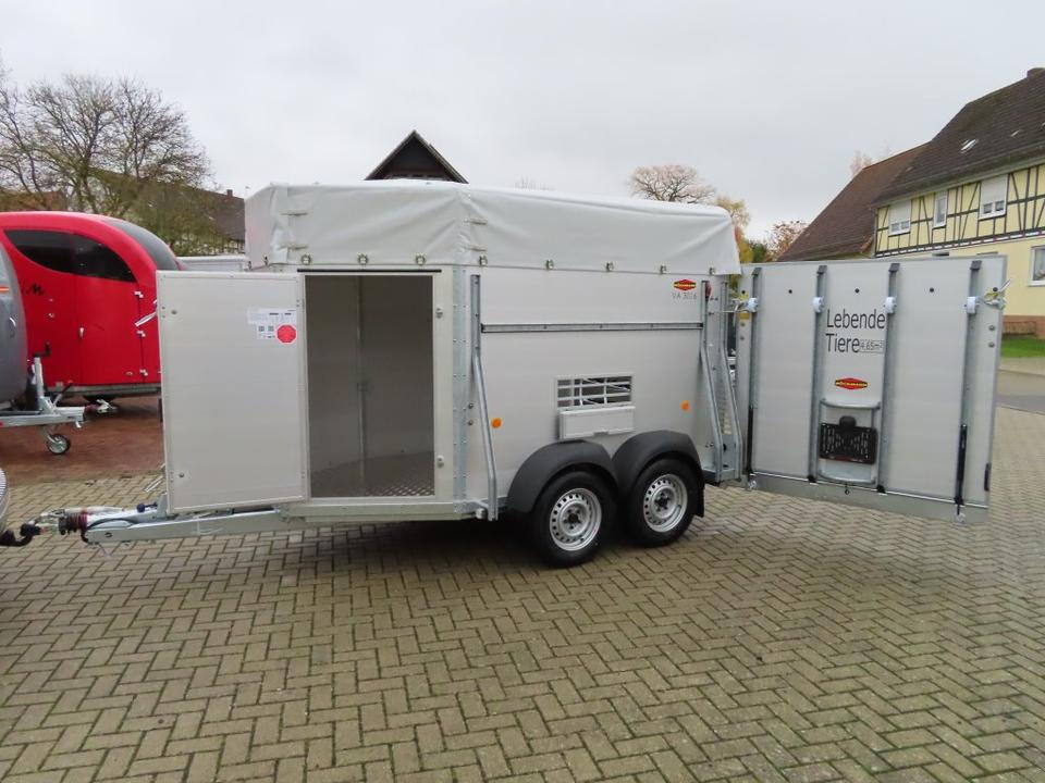 Böckmann Viehanhänger, 2,4 to. Tür/Rampekombi, Humbaur, Fendt - Remolque transporte de ganado: foto 1 Böckmann Viehanhänger, 2,4 to. Tür/Rampekombi, Humbaur, Fendt - Remolque transporte de ganado: foto 1