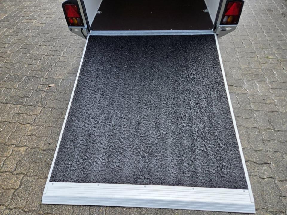 Kofferanhänger PKW-Anhänger Böckmann KT 3015/27 MF Rampe/Tür 2,7t - Remolque caja cerrada: foto 4 Kofferanhänger PKW-Anhänger Böckmann KT 3015/27 MF Rampe/Tür 2,7t - Remolque caja cerrada: foto 4