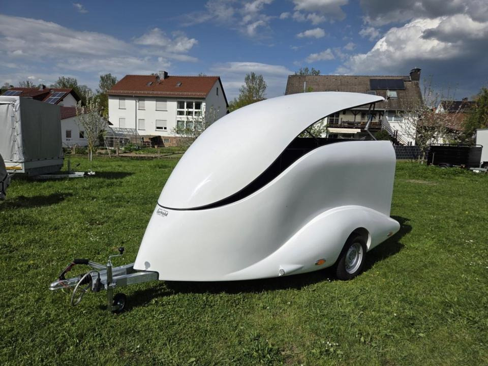 PKW Anhänger Motorrad Geschlossen Kofferanhänger 1000kg 100km/h - Remolque para moto: foto 1 PKW Anhänger Motorrad Geschlossen Kofferanhänger 1000kg 100km/h - Remolque para moto: foto 1