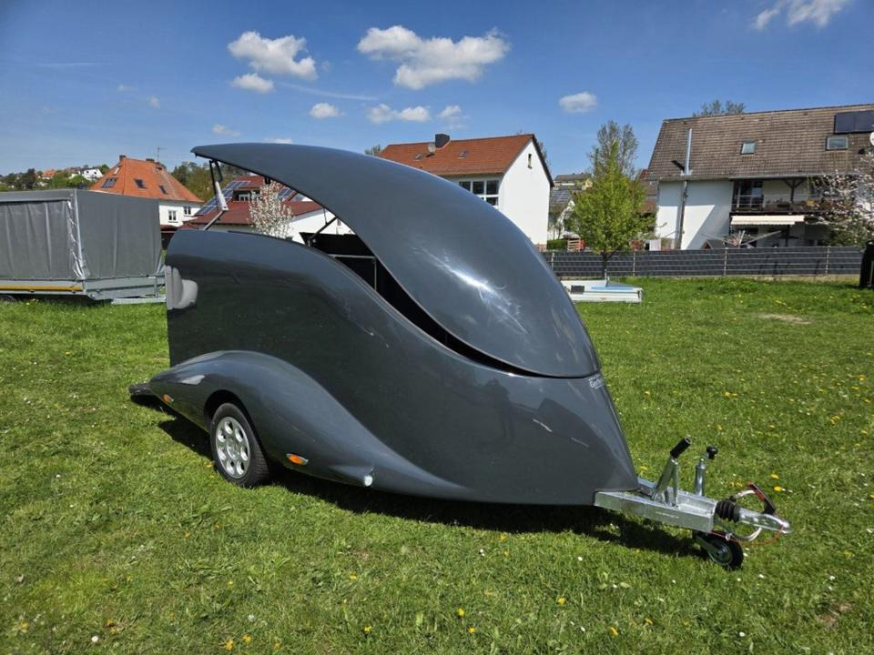 PKW Anhänger geschlossen Motorrad Mieten Leihen 1000kg 100km/h - Remolque para moto: foto 2 PKW Anhänger geschlossen Motorrad Mieten Leihen 1000kg 100km/h - Remolque para moto: foto 2
