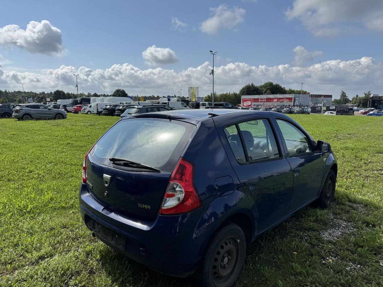 Dacia Sandero 1.4 +ZAHNRIEMEN GERISSEN+ - Coche: foto 5 Dacia Sandero 1.4 +ZAHNRIEMEN GERISSEN+ - Coche: foto 5