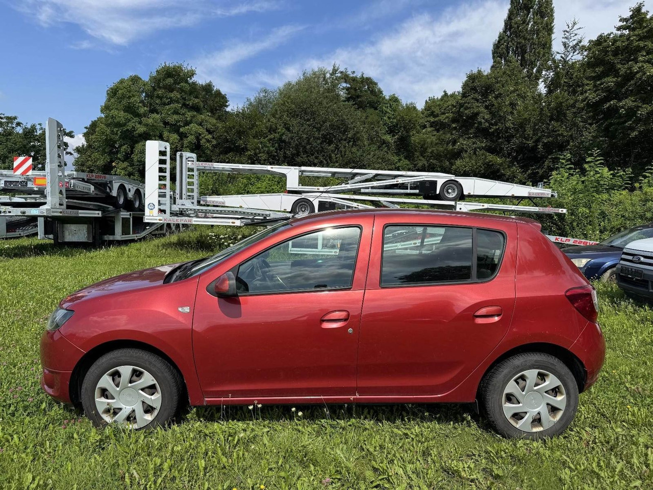 Dacia Sandero TCe90 Laureate +STEUERKETTE RASSELT+ - Sedan: foto 2 Dacia Sandero TCe90 Laureate +STEUERKETTE RASSELT+ - Sedan: foto 2
