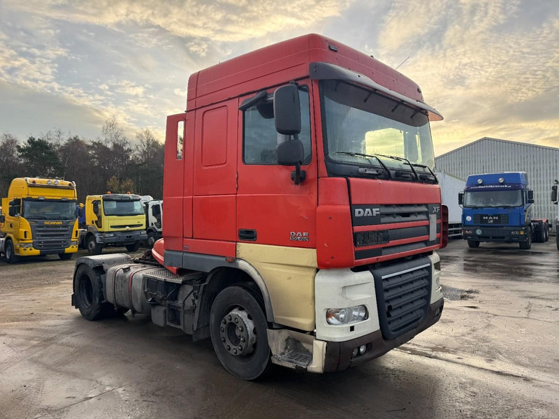 DAF 105 XF 460 Space Cab (GOOD CONDITION / BON ETAT) - Cabeza tractora: foto 3 DAF 105 XF 460 Space Cab (GOOD CONDITION / BON ETAT) - Cabeza tractora: foto 3