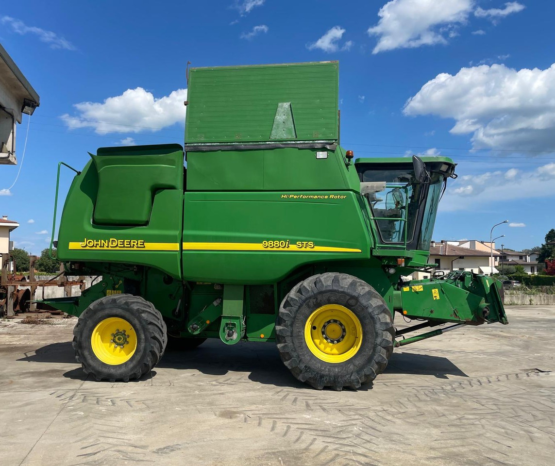 JOHN DEERE MIETITREBBIA STS 9880 - Cosechadora de granos: foto 4 JOHN DEERE MIETITREBBIA STS 9880 - Cosechadora de granos: foto 4