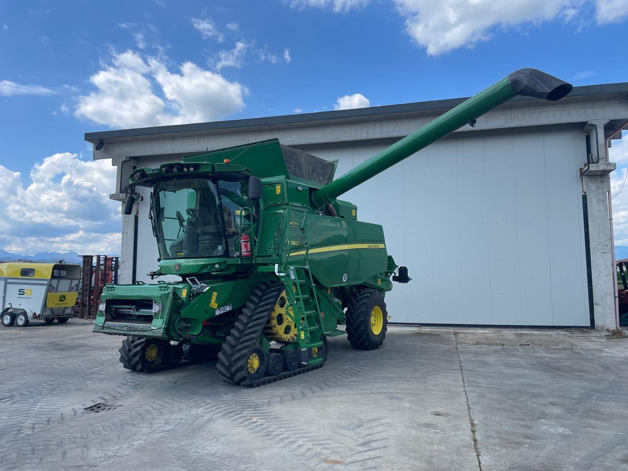 JOHN DEERE MIETITREBBIA T 560 - Cosechadora de granos: foto 4 JOHN DEERE MIETITREBBIA T 560 - Cosechadora de granos: foto 4