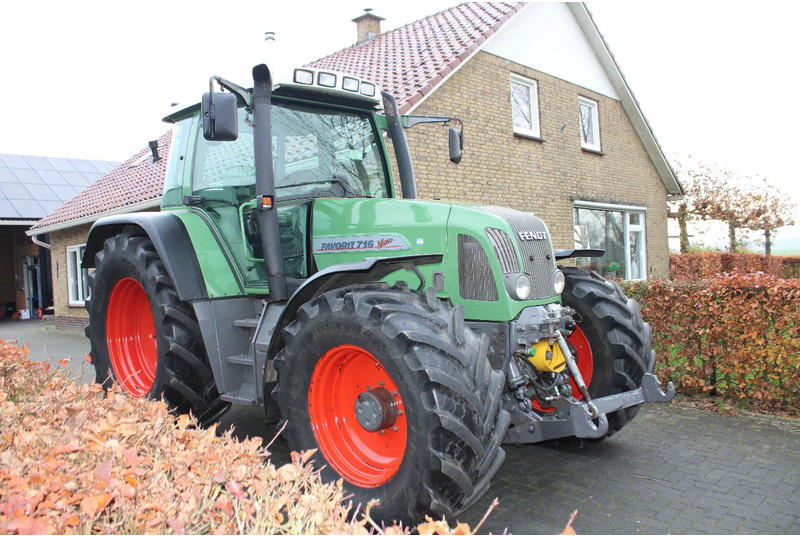 Fendt FAVORIT 716 VARIO Favorit 716 vario - Tractor: foto 1 Fendt FAVORIT 716 VARIO Favorit 716 vario - Tractor: foto 1