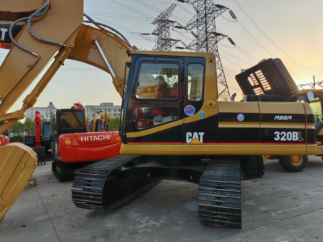 CATERPILLAR 320b - Excavadora de cadenas: foto 2 CATERPILLAR 320b - Excavadora de cadenas: foto 2