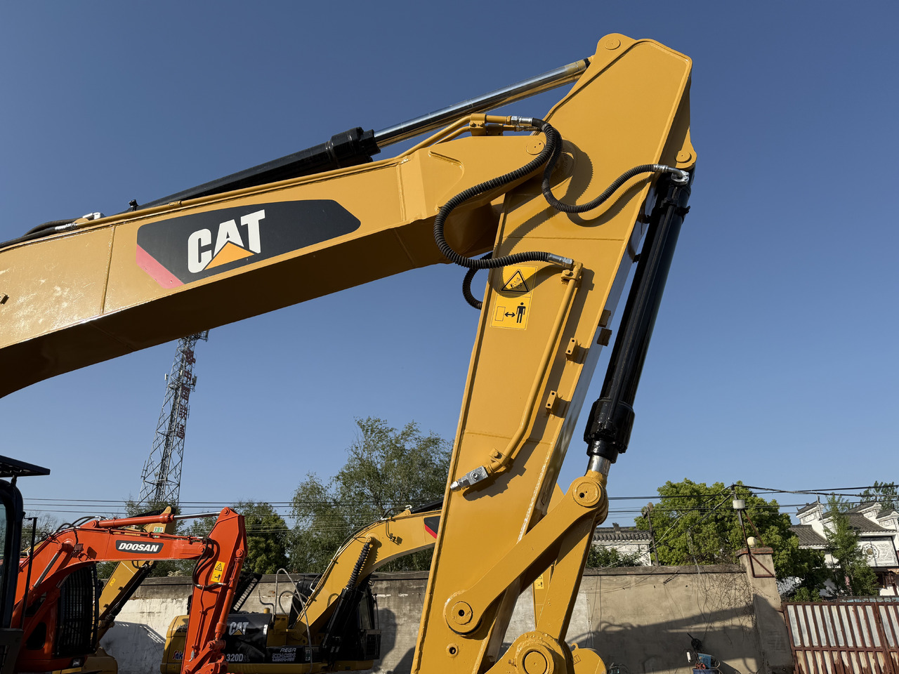 CATERPILLAR used cat 320d - Excavadora de cadenas: foto 2 CATERPILLAR used cat 320d - Excavadora de cadenas: foto 2