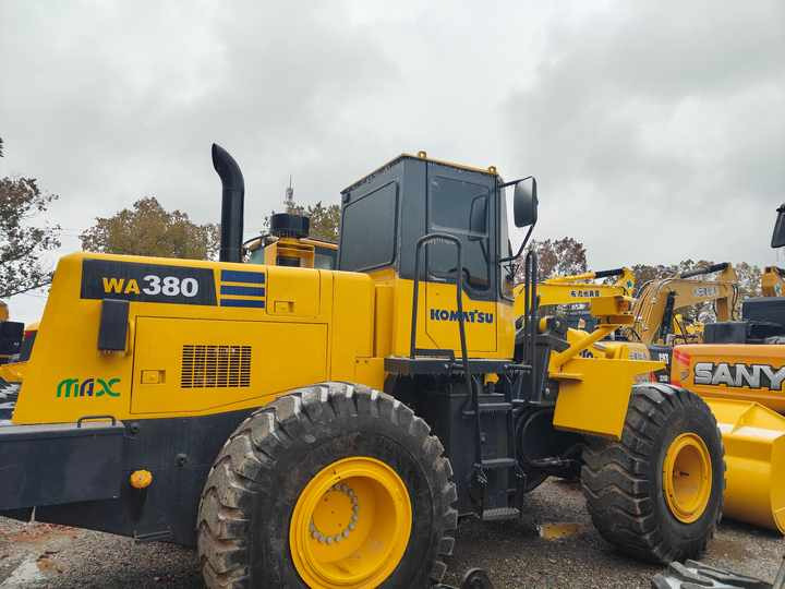 Certified Pre-Owned Komatsu WA380-3 | Heavy-Duty Loader for Mining/ Construction - Price Negotiable! - Cargadora de ruedas: foto 4 Certified Pre-Owned Komatsu WA380-3 | Heavy-Duty Loader for Mining/ Construction - Price Negotiable! - Cargadora de ruedas: foto 4