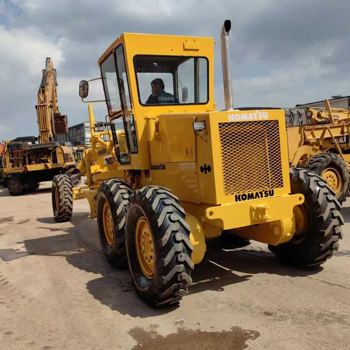 Japan Komatsu GD511 Motor Grader Cheap Price Komatsu Road Grader GD511 Good Condition in China - Grader: foto 5 Japan Komatsu GD511 Motor Grader Cheap Price Komatsu Road Grader GD511 Good Condition in China - Grader: foto 5
