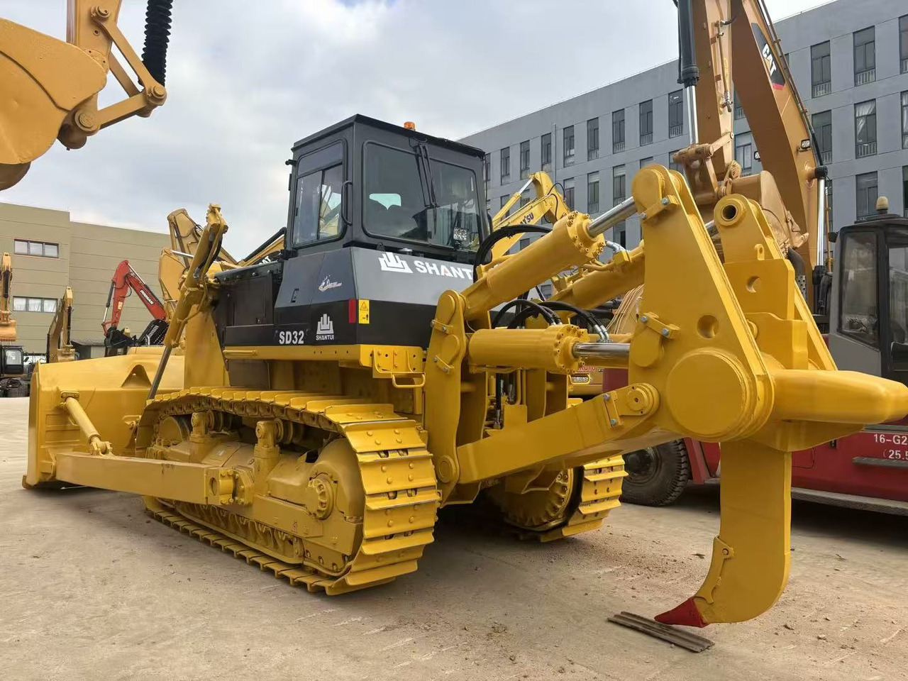 SHANTUI SD32 - Bulldozer: foto 4 SHANTUI SD32 - Bulldozer: foto 4