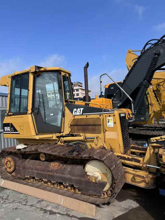 Used Cat D5G Crawler Bulldozer Original CAT Brand Bulldozer Second Hand Cat D5H D5 D5C D5N D5M LGP Dozer for Sale - Bulldozer: foto 2 Used Cat D5G Crawler Bulldozer Original CAT Brand Bulldozer Second Hand Cat D5H D5 D5C D5N D5M LGP Dozer for Sale - Bulldozer: foto 2