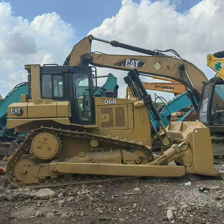Used Caterpillar D6R Boutique Bulldozer in Running Working Condition Hot Sale Good Condition USD D6R D8R D9R D10R in Stock - Bulldozer: foto 1 Used Caterpillar D6R Boutique Bulldozer in Running Working Condition Hot Sale Good Condition USD D6R D8R D9R D10R in Stock - Bulldozer: foto 1