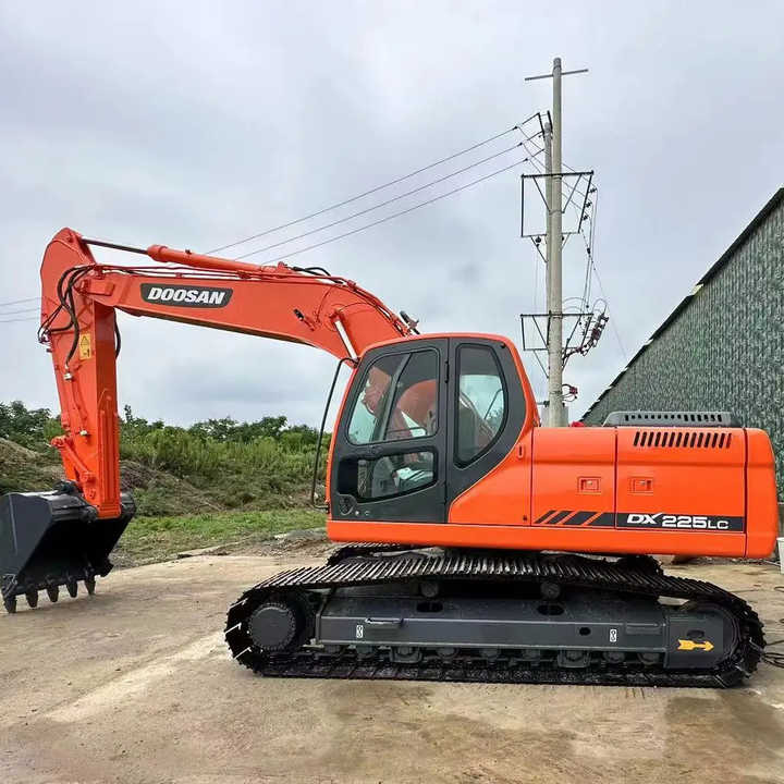 Used Excavator Doosan DX225LC-9 Excavators Mini Equipment Earth Moving Machinery Doosan Digger Excavator for Sale - Excavadora: foto 3 Used Excavator Doosan DX225LC-9 Excavators Mini Equipment Earth Moving Machinery Doosan Digger Excavator for Sale - Excavadora: foto 3