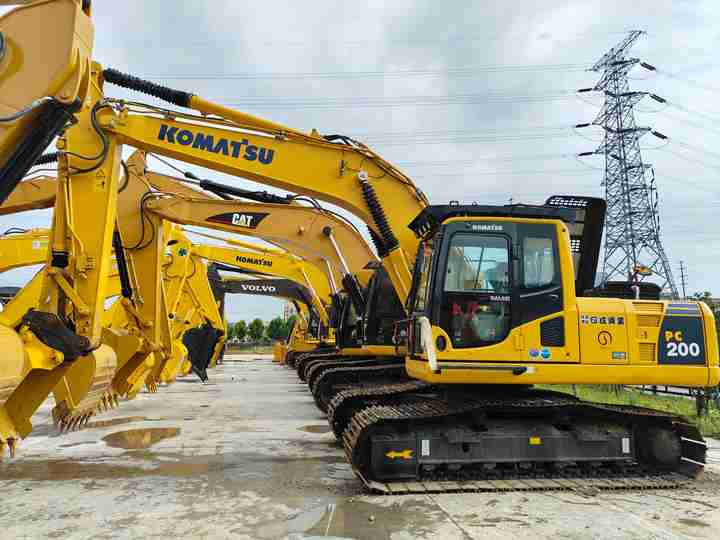 Used Excavator Komatsu PC200-8 with Good Condition and Low Hours - Excavadora de cadenas: foto 2 Used Excavator Komatsu PC200-8 with Good Condition and Low Hours - Excavadora de cadenas: foto 2