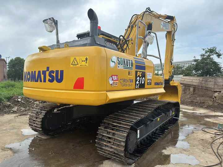 Used Komatsu PC210-8 for sale at an affordable price - Excavadora de cadenas: foto 5 Used Komatsu PC210-8 for sale at an affordable price - Excavadora de cadenas: foto 5