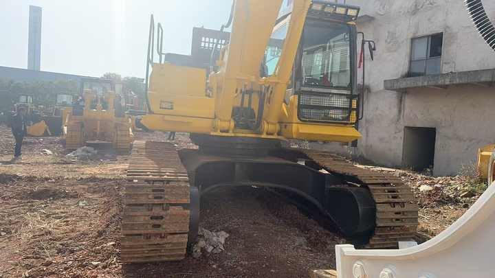 Used Komatsu PC400-7 Large Crawler Excavator Cheap Price Hot Sale Komatsu PC400-7 Widely Used in Mining Earthworks - Excavadora de cadenas: foto 2 Used Komatsu PC400-7 Large Crawler Excavator Cheap Price Hot Sale Komatsu PC400-7 Widely Used in Mining Earthworks - Excavadora de cadenas: foto 2