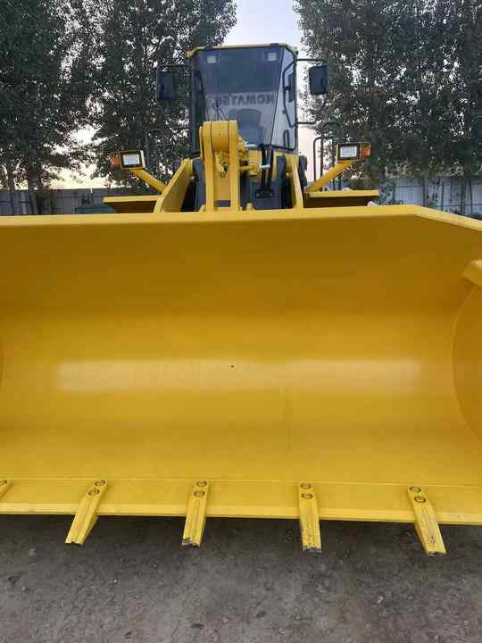 Used Komatsu WA380-3 Front Loader in Very Good Condition Strong Power komatsu 380 Wheel Loader Low Price Hot Sale - Cargadora de ruedas: foto 3 Used Komatsu WA380-3 Front Loader in Very Good Condition Strong Power komatsu 380 Wheel Loader Low Price Hot Sale - Cargadora de ruedas: foto 3