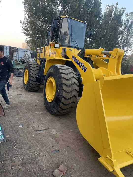 Used Komatsu WA380-3 Front Loader in Very Good Condition Strong Power komatsu 380 Wheel Loader Low Price Hot Sale - Cargadora de ruedas: foto 2 Used Komatsu WA380-3 Front Loader in Very Good Condition Strong Power komatsu 380 Wheel Loader Low Price Hot Sale - Cargadora de ruedas: foto 2