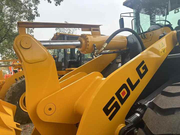 Used Road Construction Equipment SDLG LG956L Wheel Loader Second Hand SDLG 936 LG 953 LG958F 956L for Sale - Cargadora de ruedas: foto 4 Used Road Construction Equipment SDLG LG956L Wheel Loader Second Hand SDLG 936 LG 953 LG958F 956L for Sale - Cargadora de ruedas: foto 4
