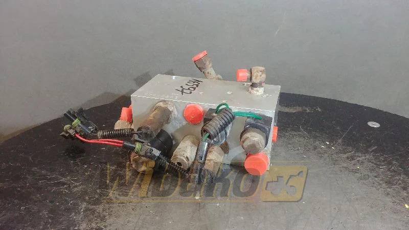 Case 198998A4 E-3 C-2 - Válvula hidráulica para Maquinaria de construcción: foto 2 Case 198998A4 E-3 C-2 - Válvula hidráulica para Maquinaria de construcción: foto 2