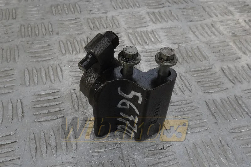 Deutz 04515733 - Cabezal de bloque para Maquinaria de construcción: foto 1 Deutz 04515733 - Cabezal de bloque para Maquinaria de construcción: foto 1