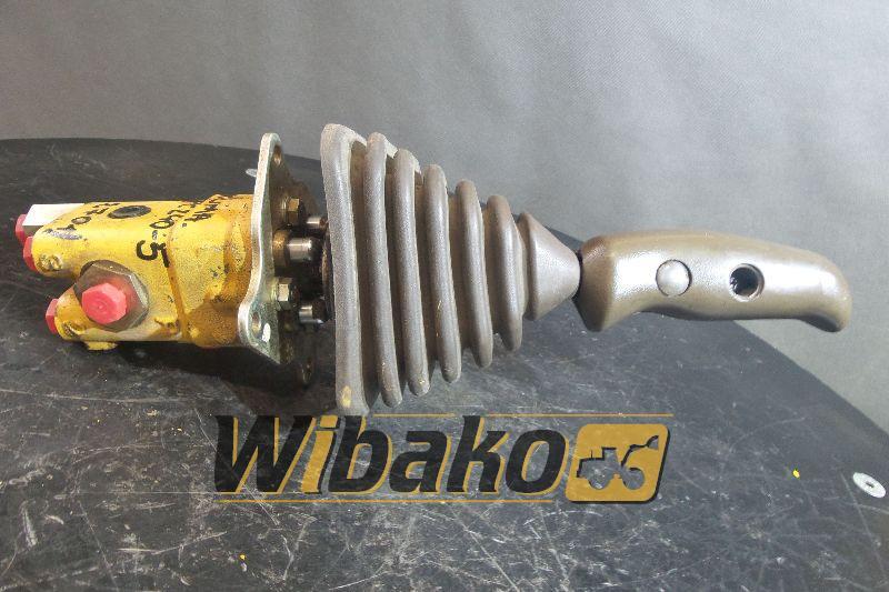 Joystick Komatsu PC240-5 - Cabina e interior para Maquinaria de construcción: foto 1 Joystick Komatsu PC240-5 - Cabina e interior para Maquinaria de construcción: foto 1