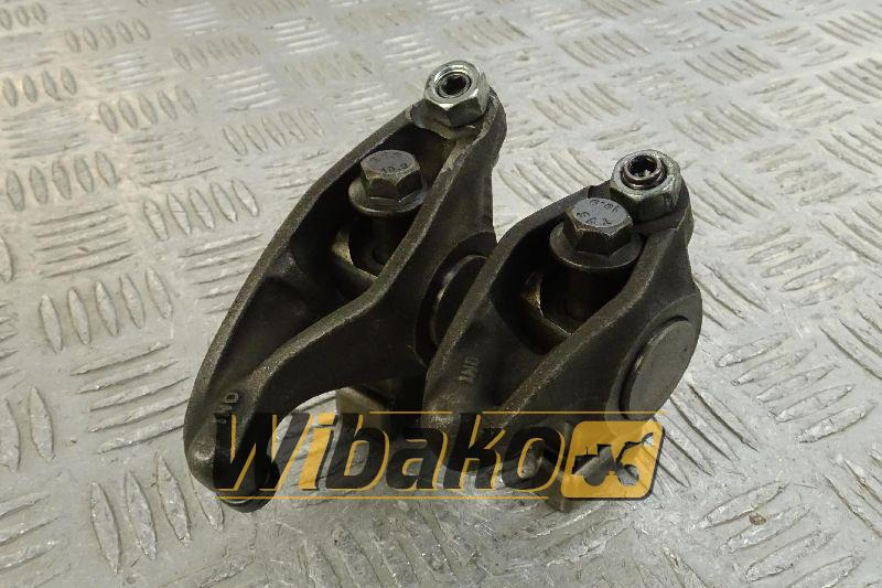 Rocker arm Cummins 3964713 - Cabezal de bloque para Maquinaria de construcción: foto 1 Rocker arm Cummins 3964713 - Cabezal de bloque para Maquinaria de construcción: foto 1
