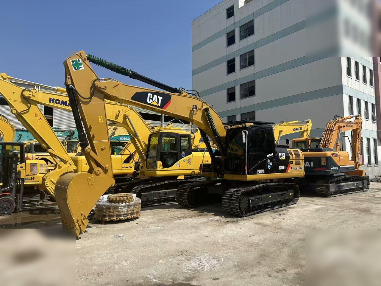 CATERPILLAR 320D2L - Excavadora de cadenas: foto 4 CATERPILLAR 320D2L - Excavadora de cadenas: foto 4