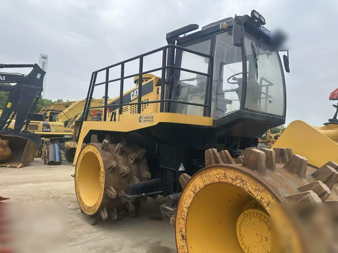 CATERPILLAR 816A - Compactador: foto 1 CATERPILLAR 816A - Compactador: foto 1