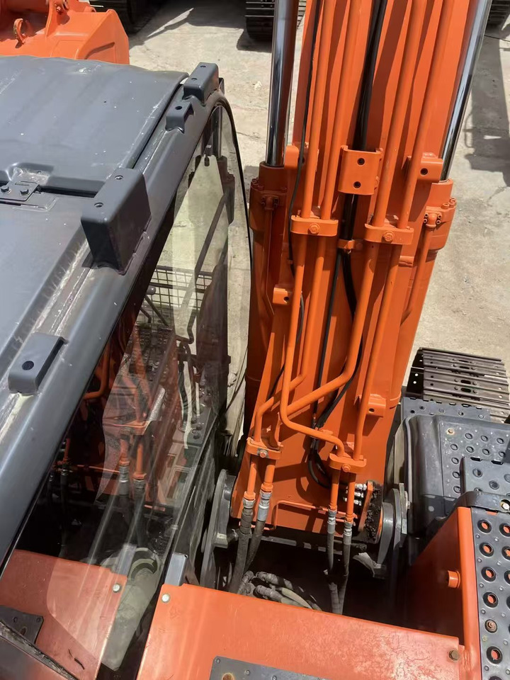 HITACHI ZX130 - Excavadora de cadenas: foto 5 HITACHI ZX130 - Excavadora de cadenas: foto 5